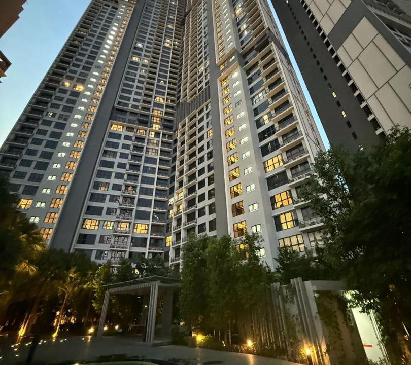 Photo of Buildings in Imbi