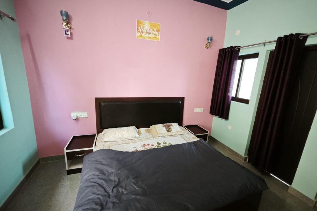 Photo of Bedroom in Jaiharikhal