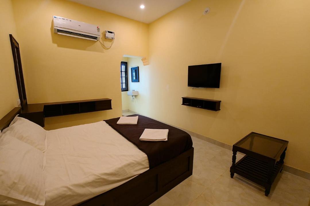 Photo of Bedroom in Tiruchendur