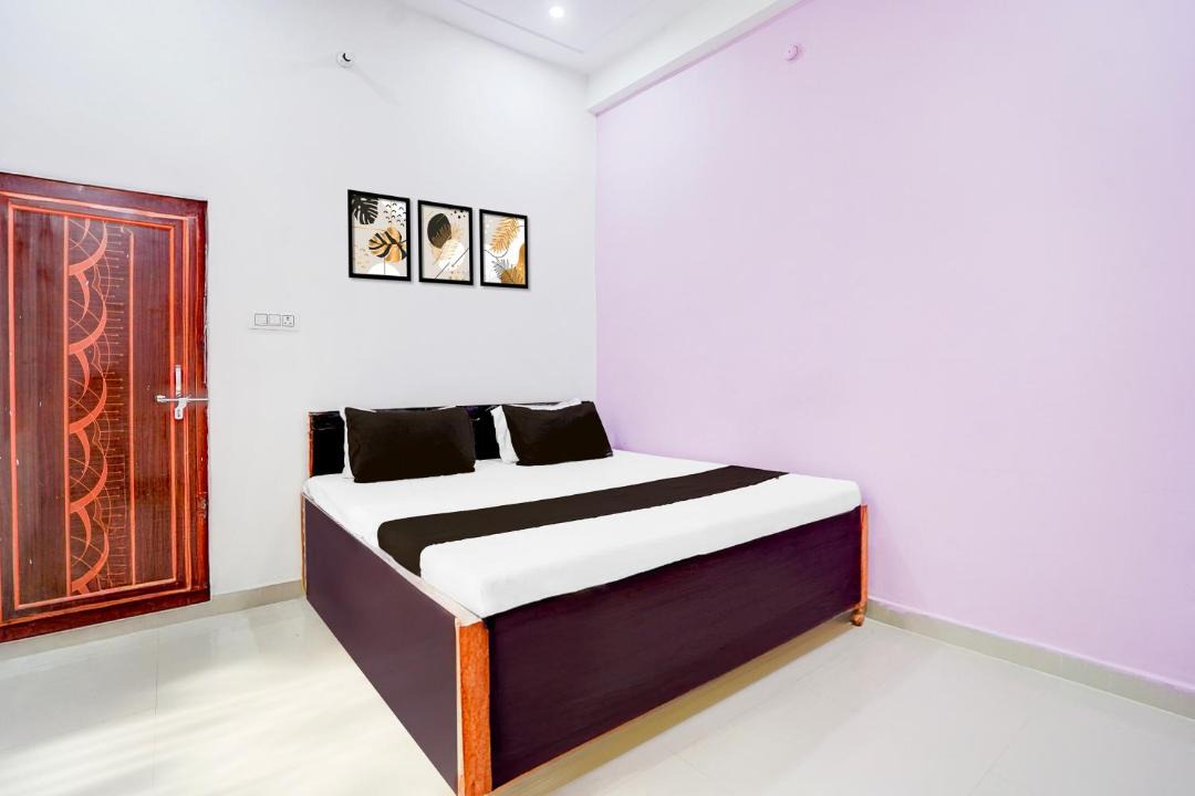 Photo of Bedroom in Naini