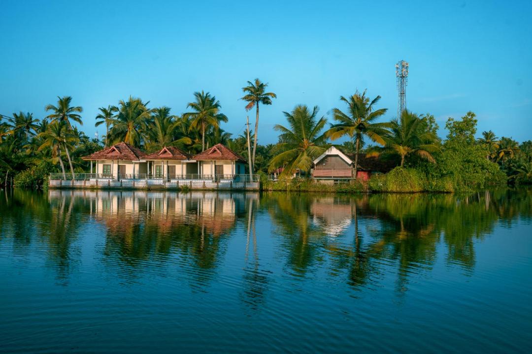 Photo of Others in Munroe Island