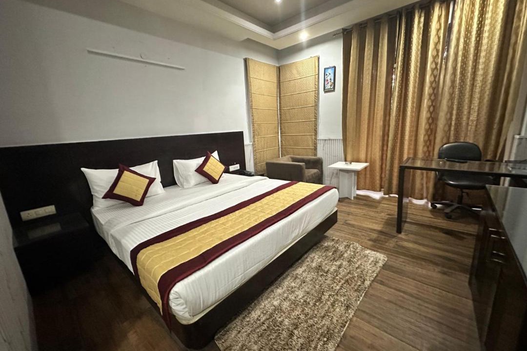 Photo of Bedroom in DLF Phase 3