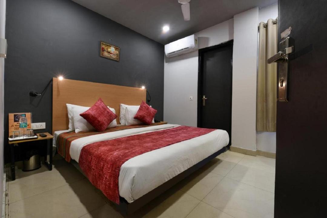 Photo of Bedroom in Janakpuri