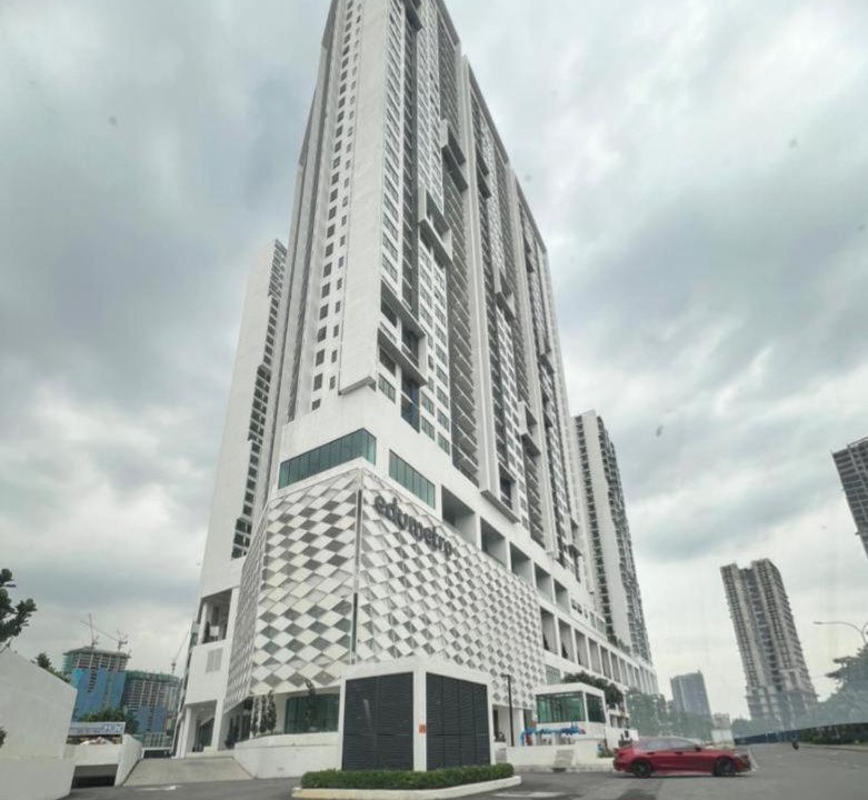 Photo of Buildings in Usj 1
