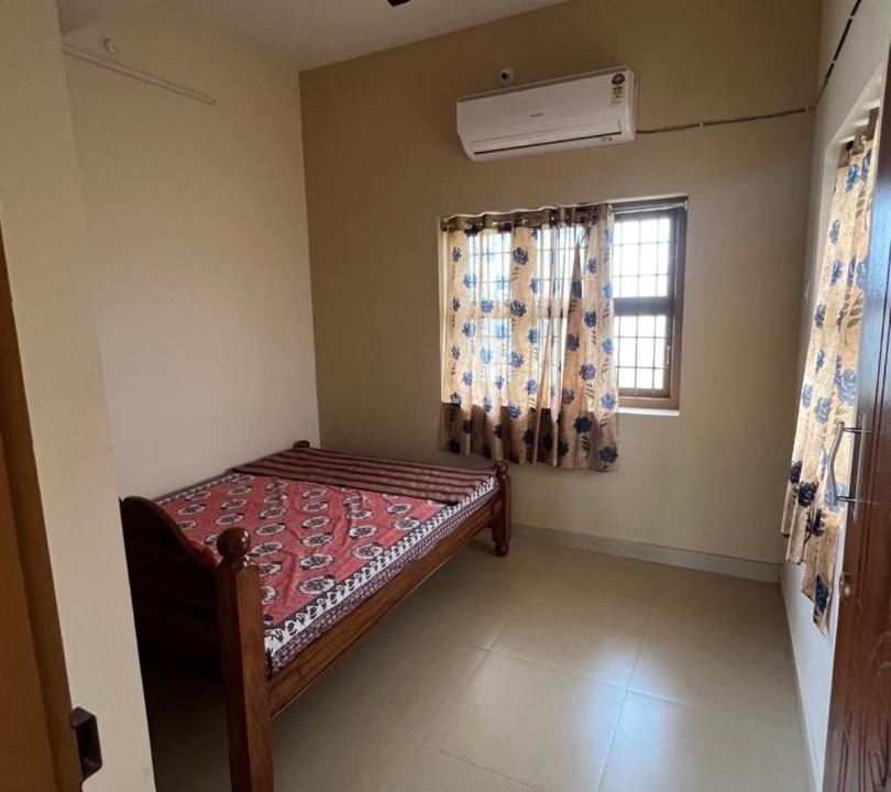 Photo of Bedroom in Tiruchendur