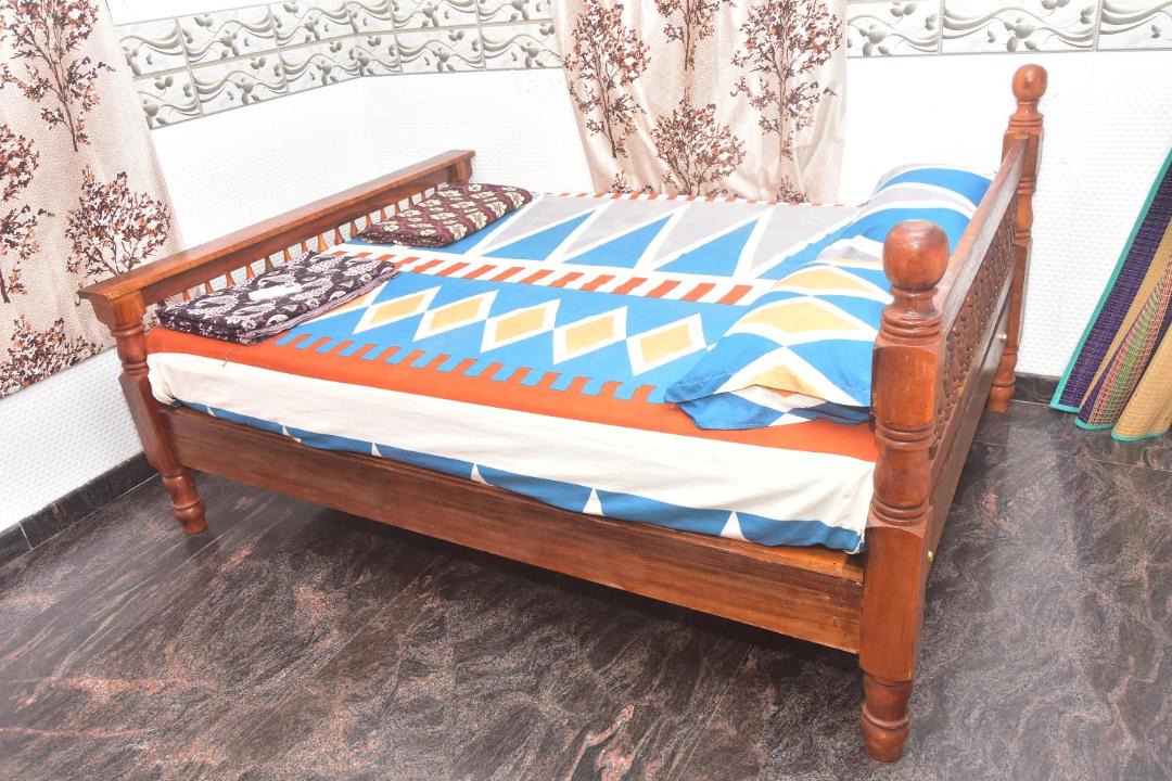 Photo of Bedroom in Tiruchendur