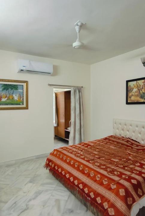 Photo of Bedroom in Mount Abu
