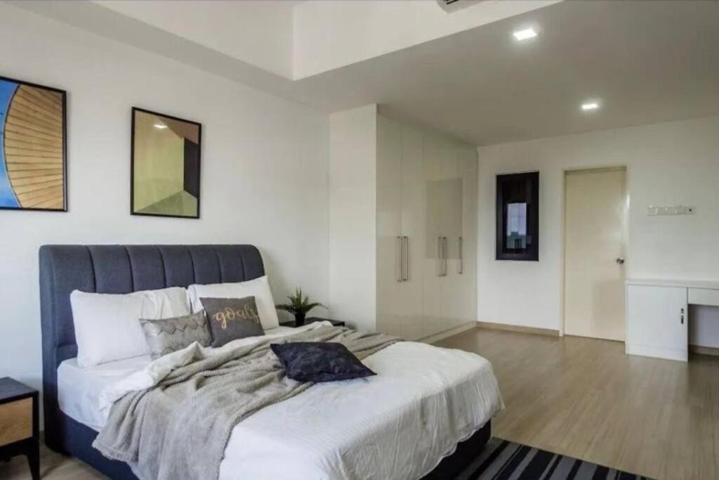 Photo of Bedroom in The Strand