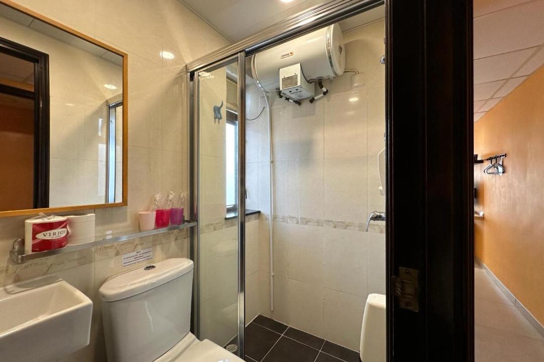 Photo of Bathroom in Islands District