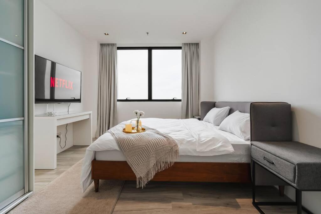 Photo of Bedroom in Tropicana