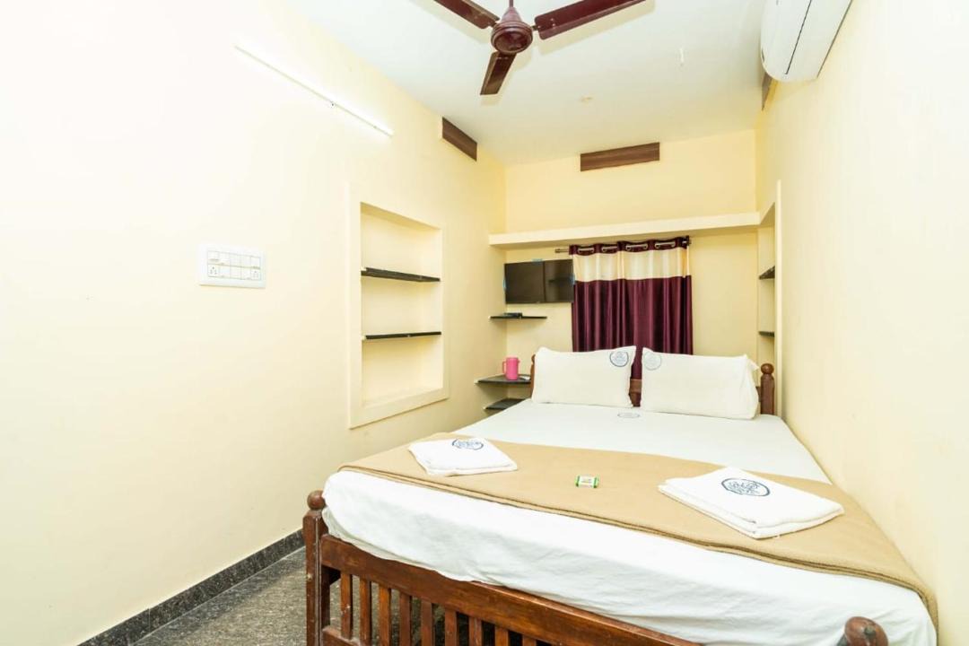 Photo of Bedroom in Rameshwaram
