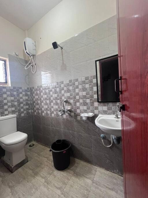Photo of Bathroom in Karaikudi