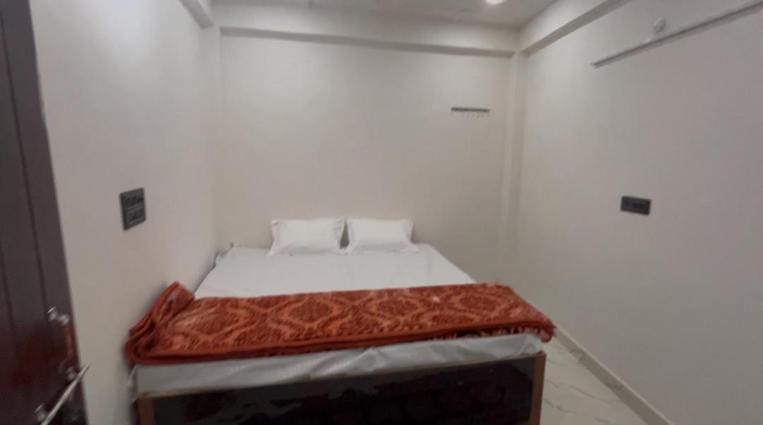 Photo of Bedroom in Naini