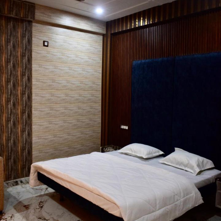 Photo of Bedroom in Naini