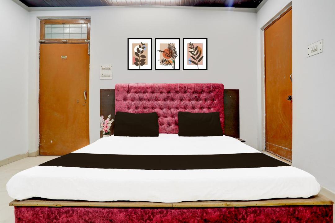 Photo of Bedroom in Naini