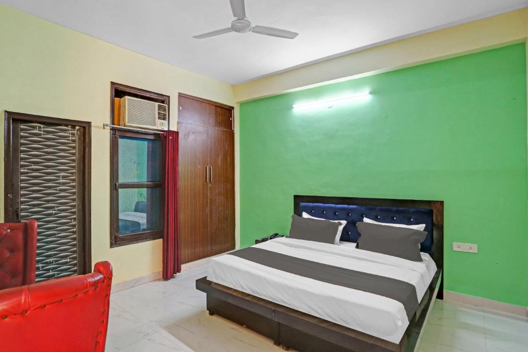 Photo of Bedroom in Sector 70