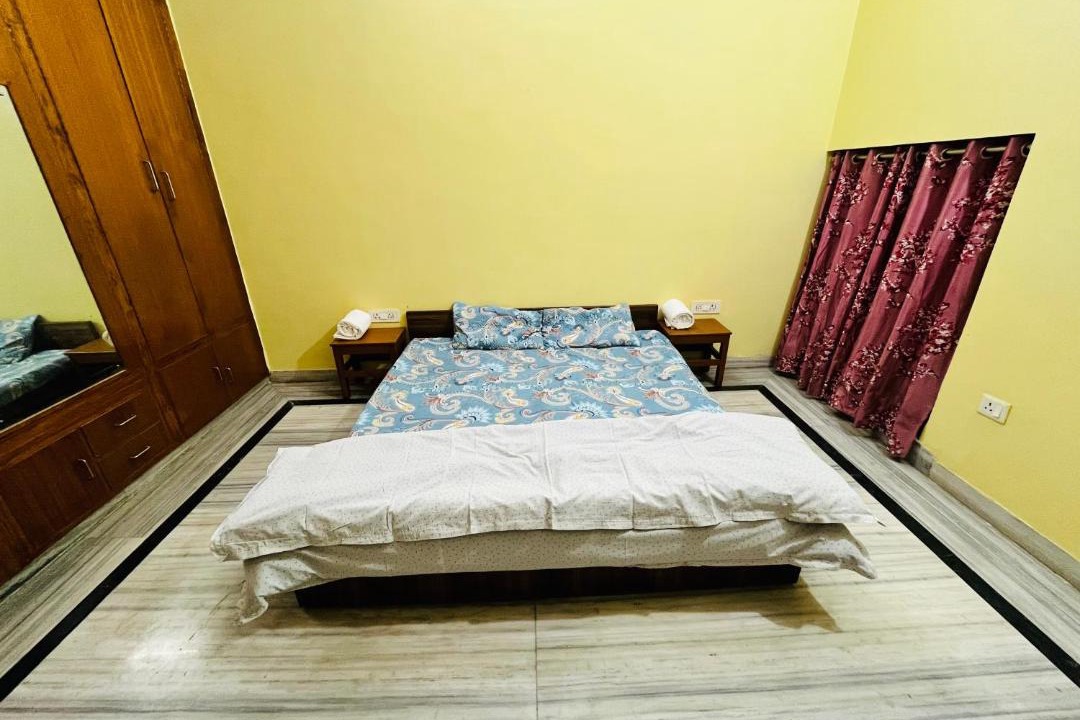 Photo of Bedroom in Jhusi