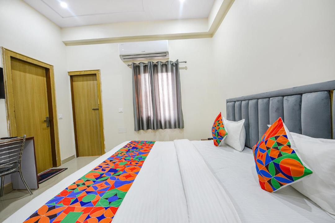 Photo of Bedroom in Sector 70