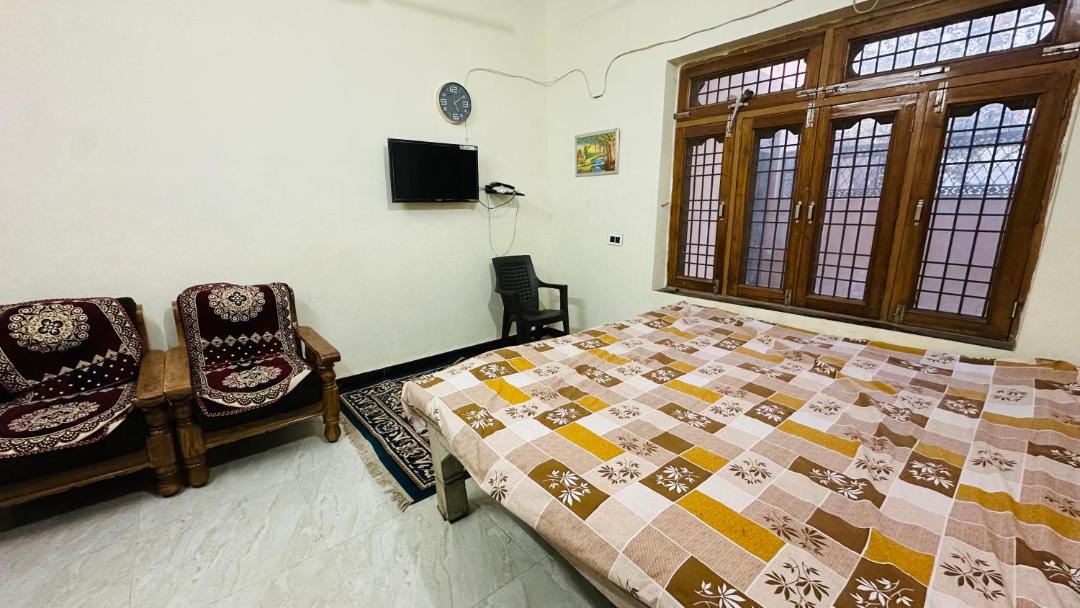 Photo of Bedroom in Jhusi