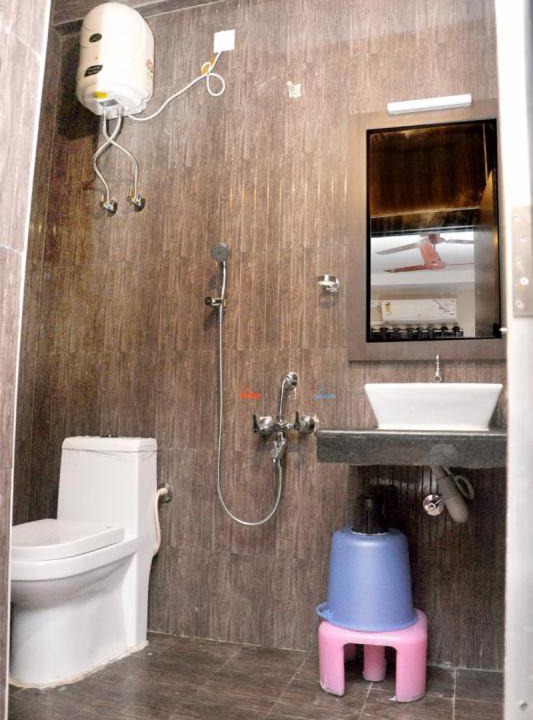 Photo of Bathroom in Papasanam
