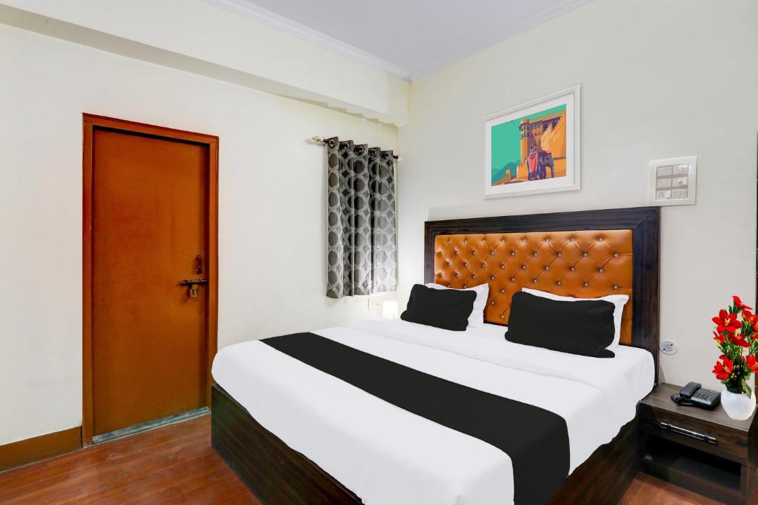 Photo of Bedroom in Alambagh