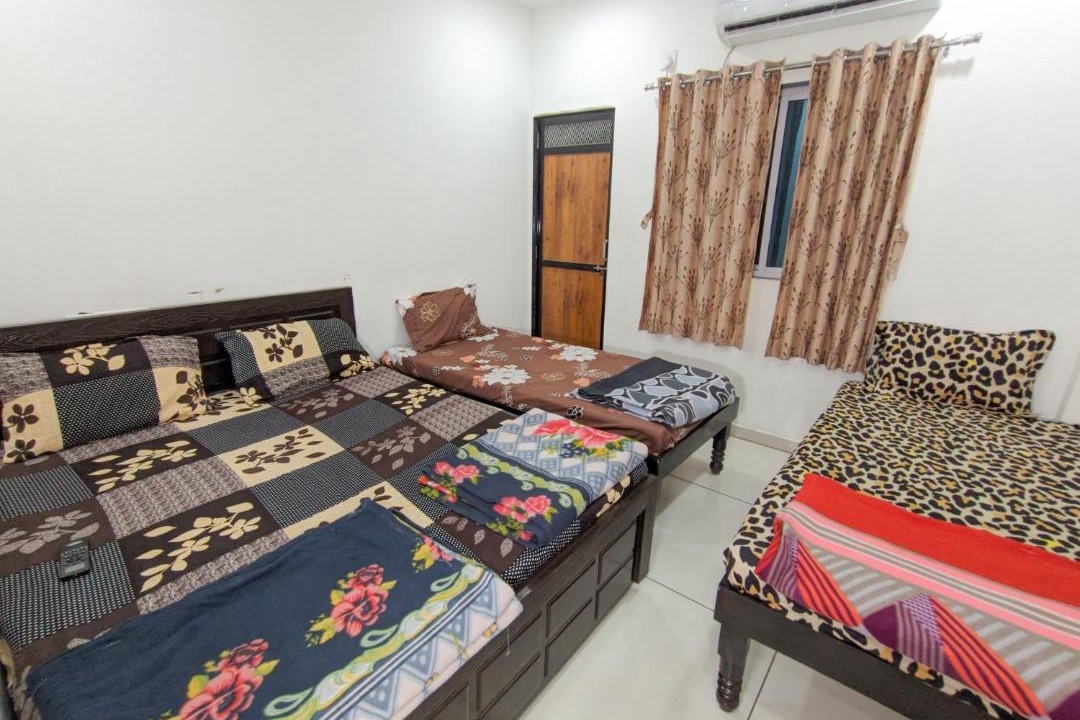 Photo of Bedroom in Rajpipla