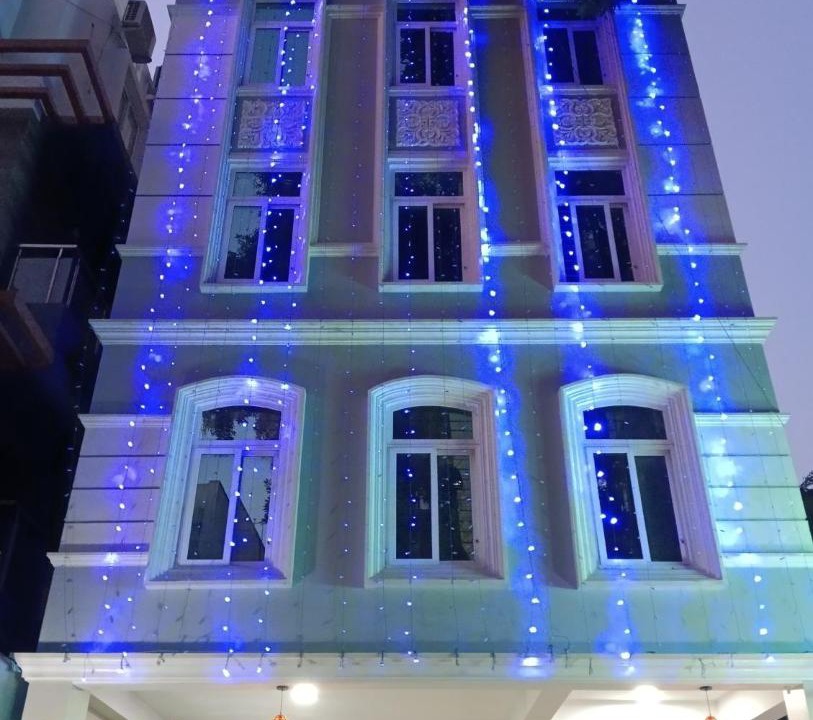 Photo of Others in Thousand Lights West