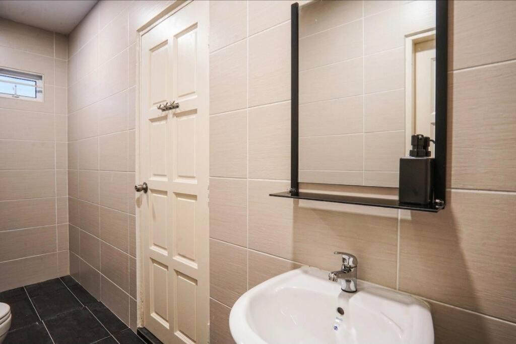 Photo of Bathroom in Seputeh