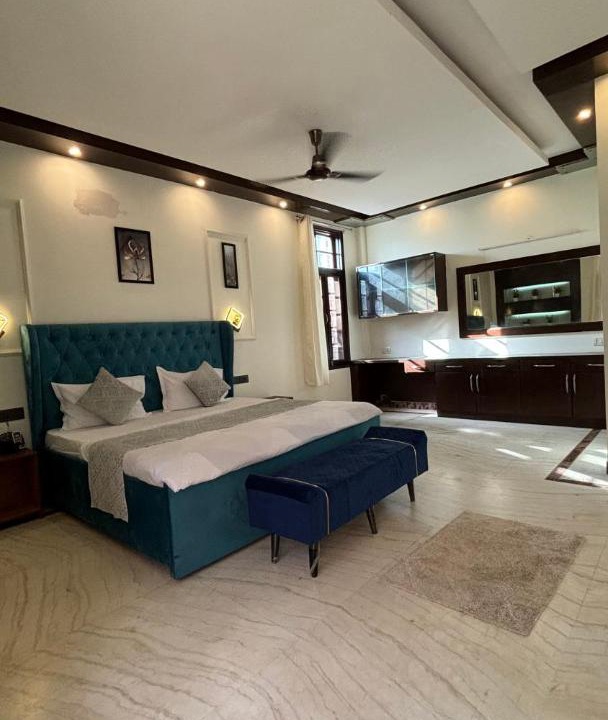 Photo of Bedroom in DLF Phase 3