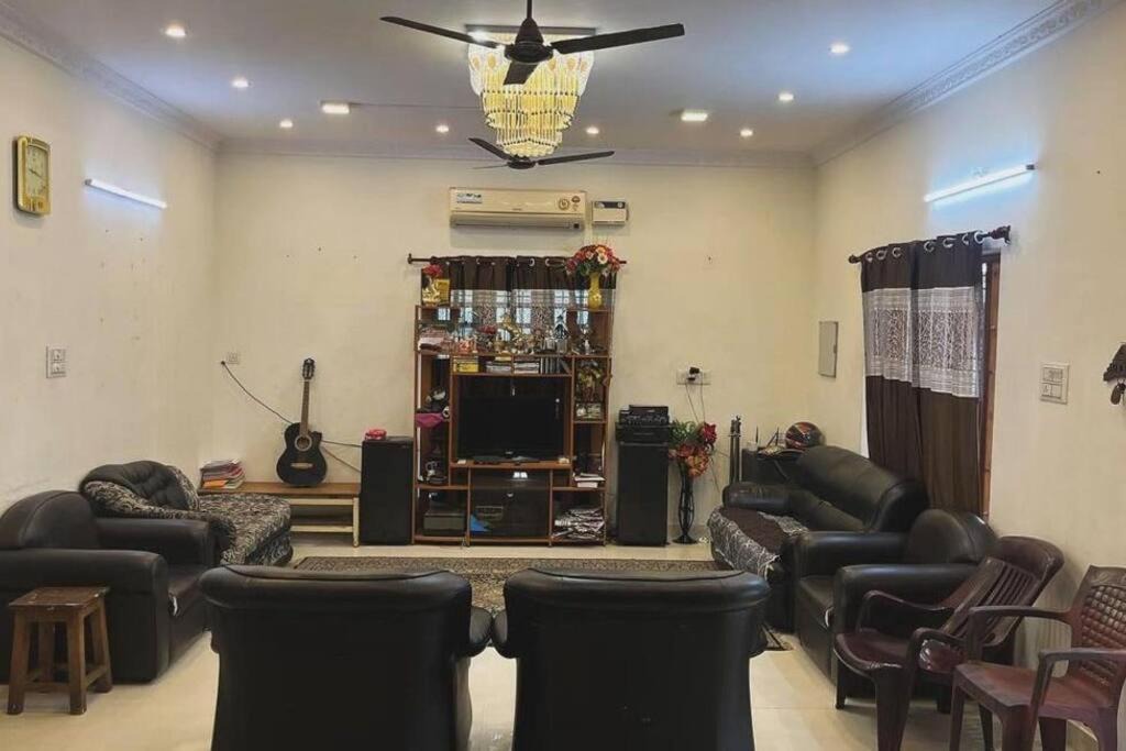 Photo of Livingroom in Suchindram
