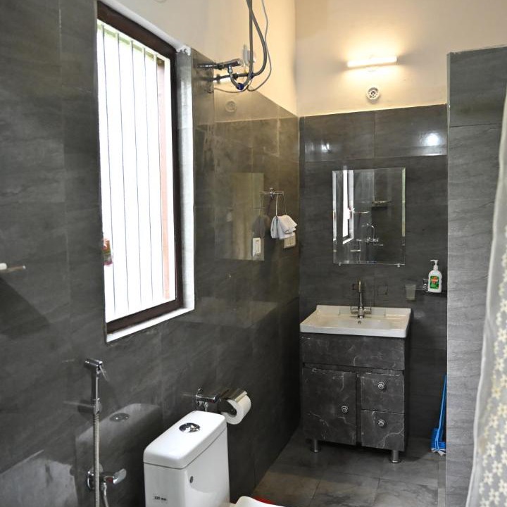 Photo of Bathroom in Lansdowne
