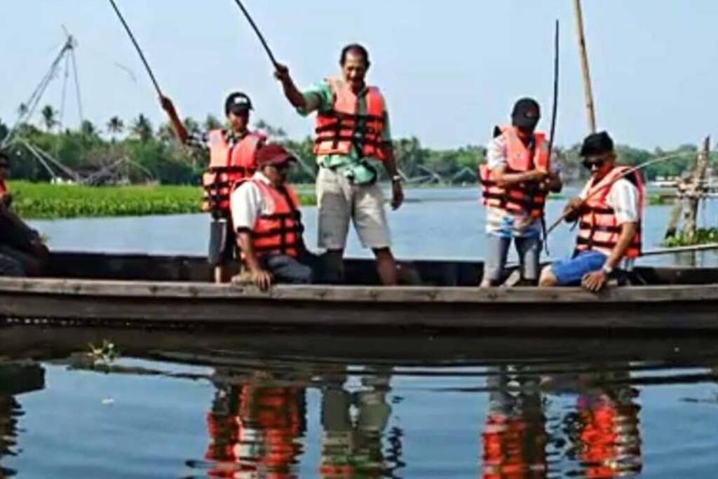 Photo of Human In Picture in Thanneermukkom