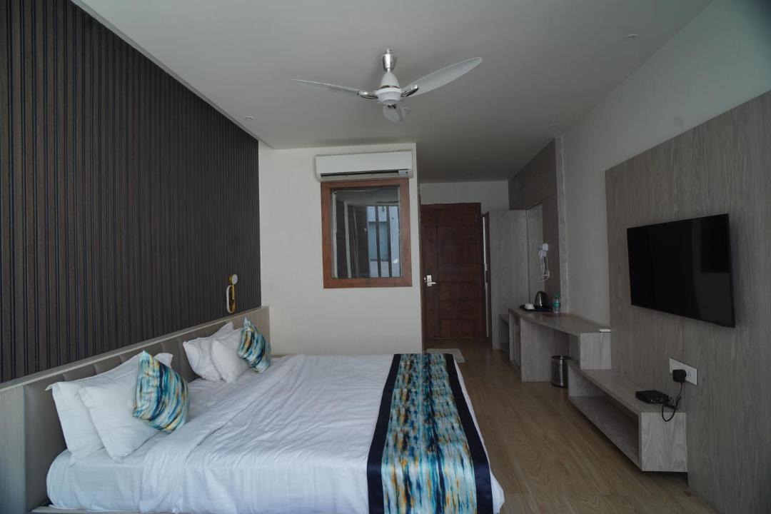 Photo of Bedroom in Alambagh