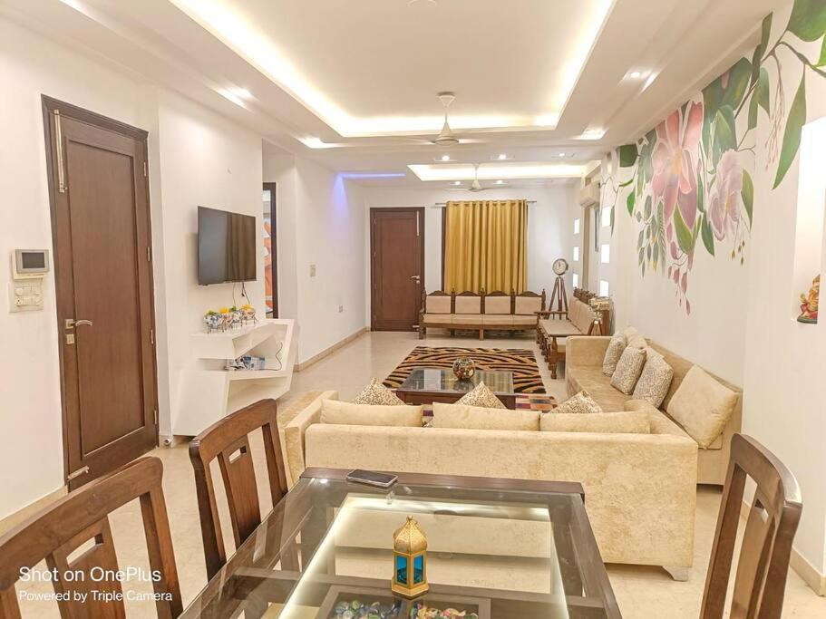 Photo of Livingroom in Shalimar Bagh