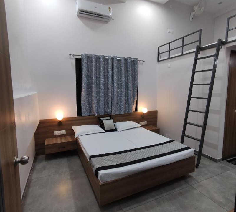 Photo of Bedroom in Rajpipla