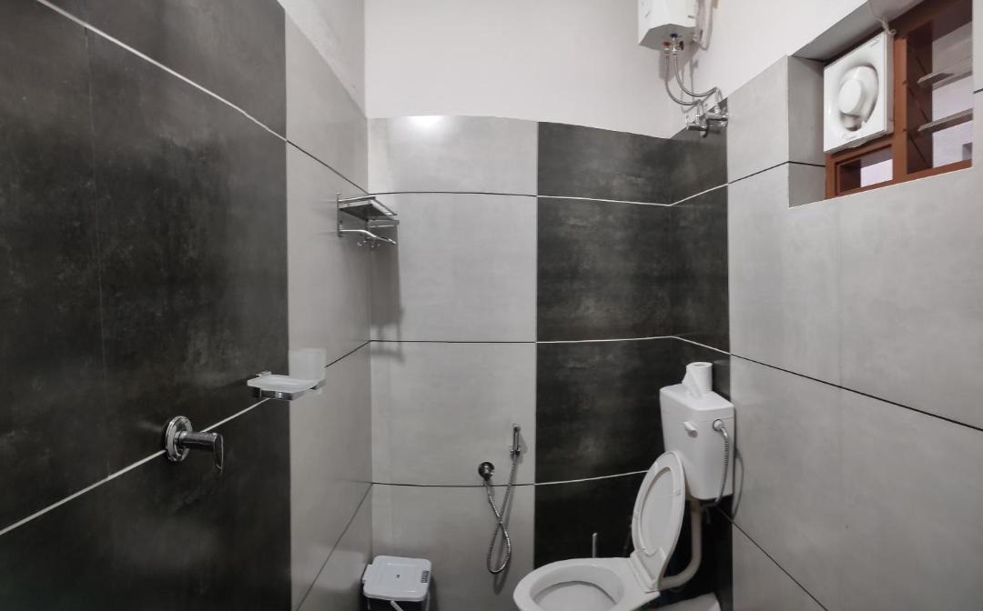 Photo of Bathroom in Thamaraparambu