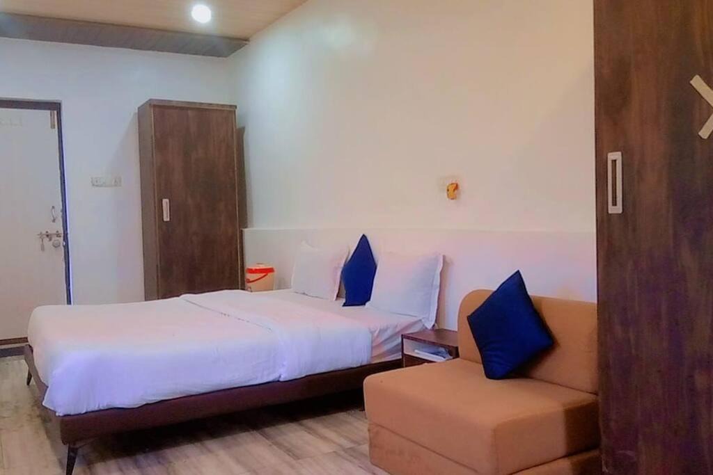 Photo of Bedroom in Mount Abu