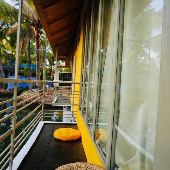 Photo of Patio Balcony in Munroe Island