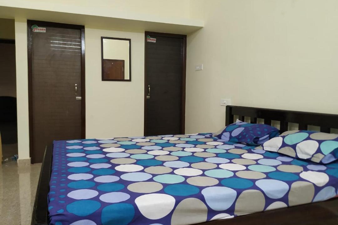 Photo of Bedroom in Courtallam