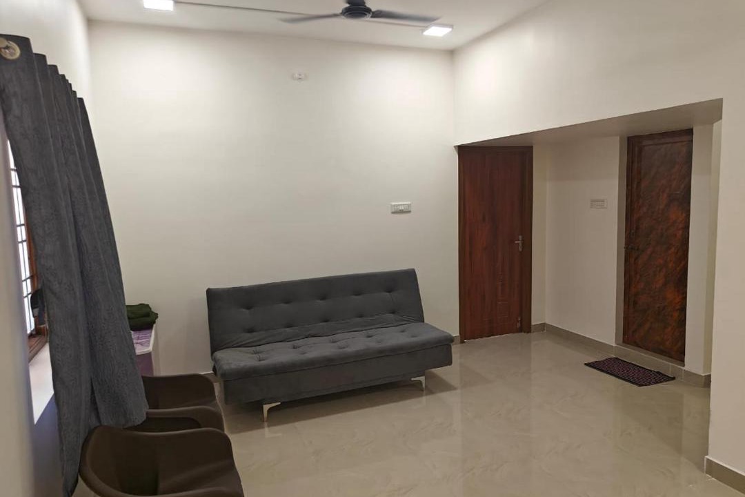 Photo of Livingroom in Thirunallar