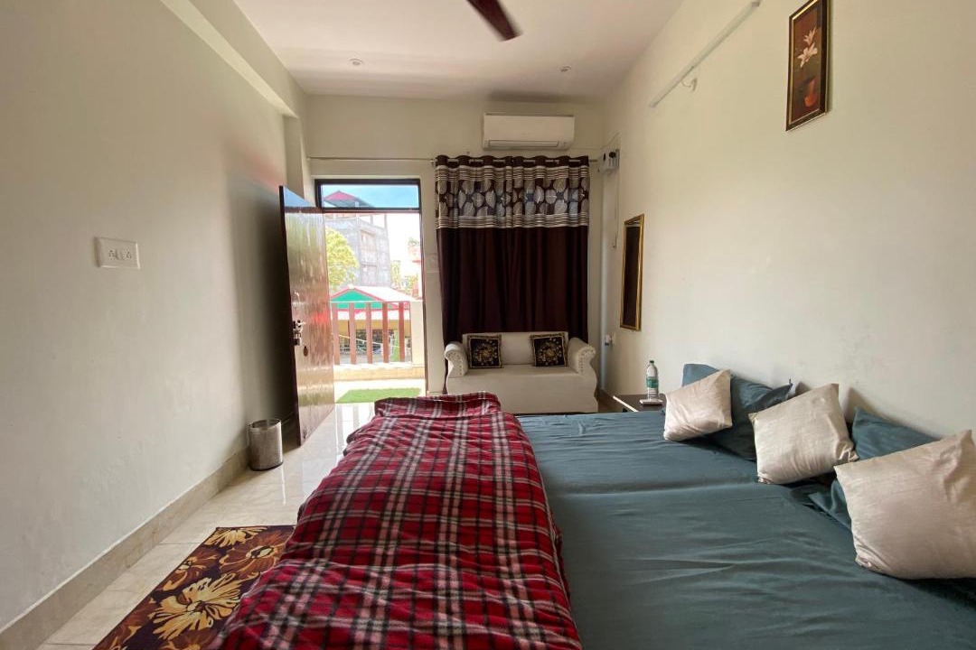 Photo of Bedroom in Lansdowne