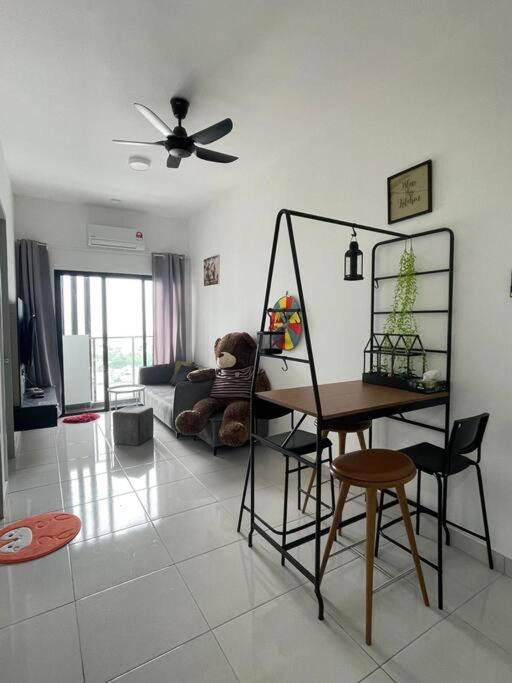Photo of Livingroom in Bandar Menjalara
