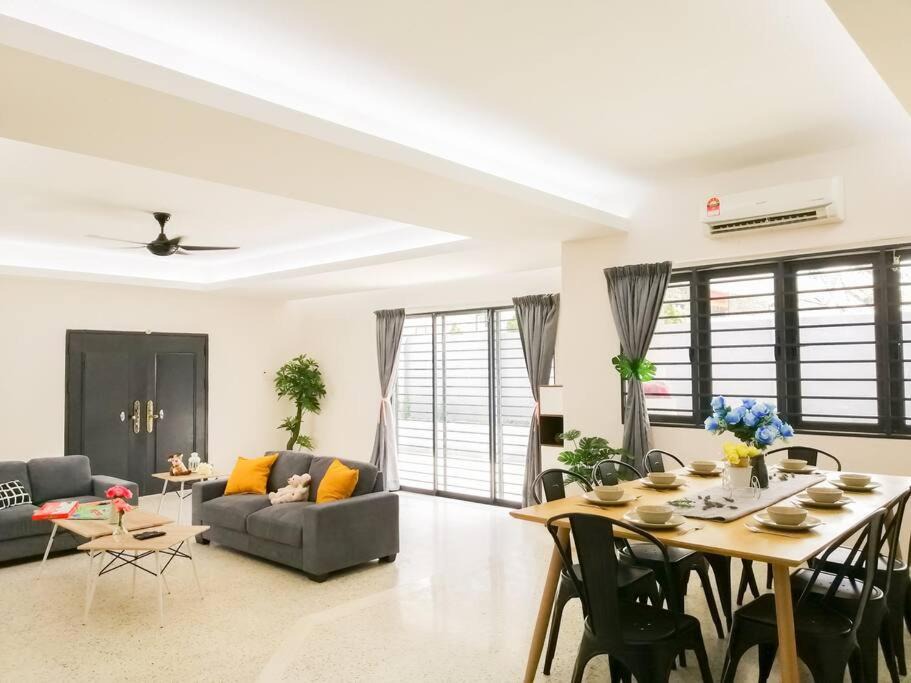 Photo of Livingroom in Taman P Ramlee