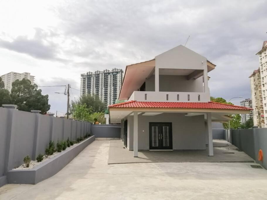 Photo of Buildings in Taman P Ramlee