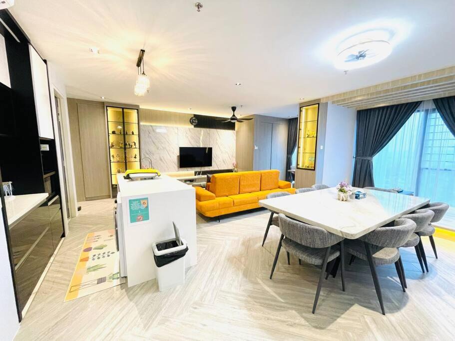Photo of Livingroom in Tropicana