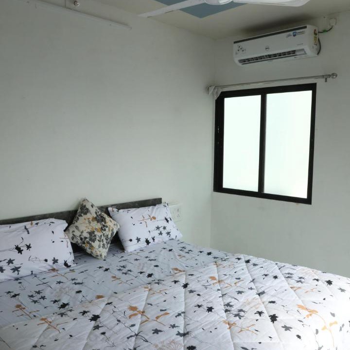 Photo of Bedroom in Rajpipla