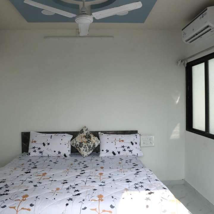 Photo of Bedroom in Rajpipla