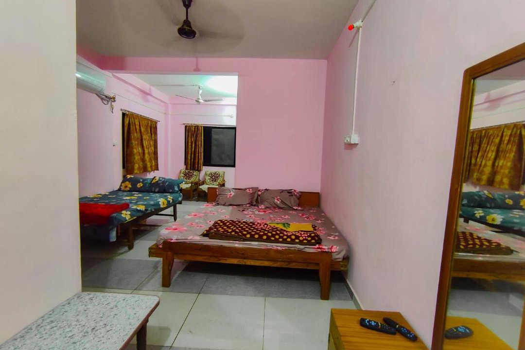 Photo of Bedroom in Rajpipla