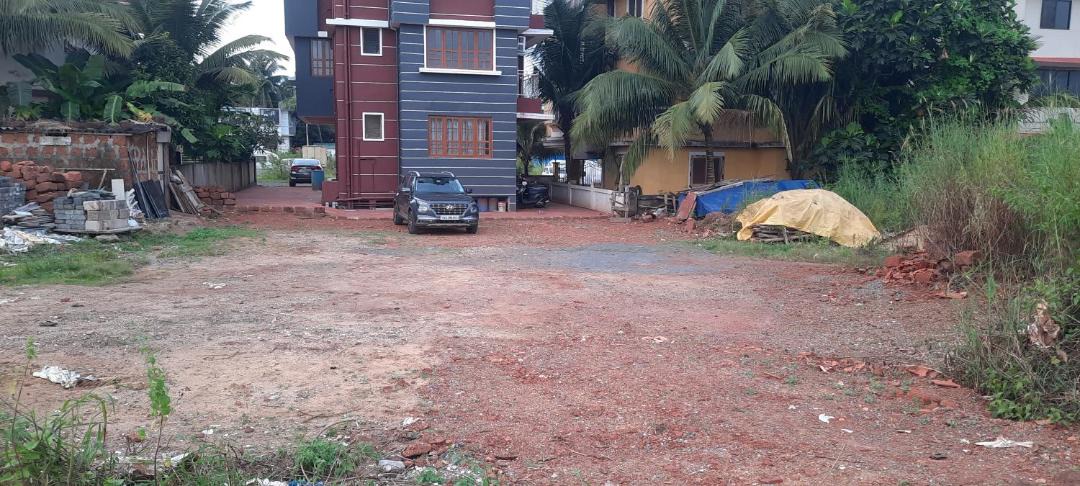 Photo of Buildings in Mangeshi