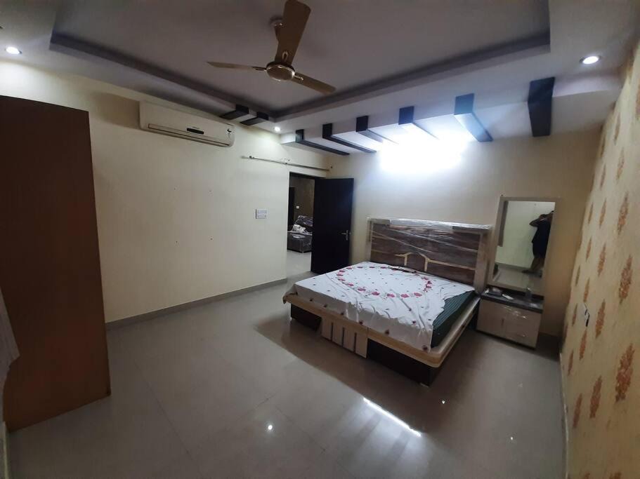 Photo of Bedroom in Tonk Road